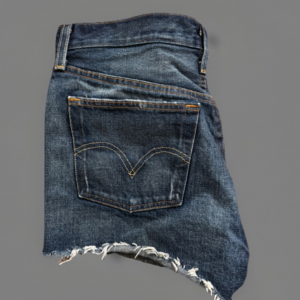 Big E Levi's women’s 501 shorts Sz W28